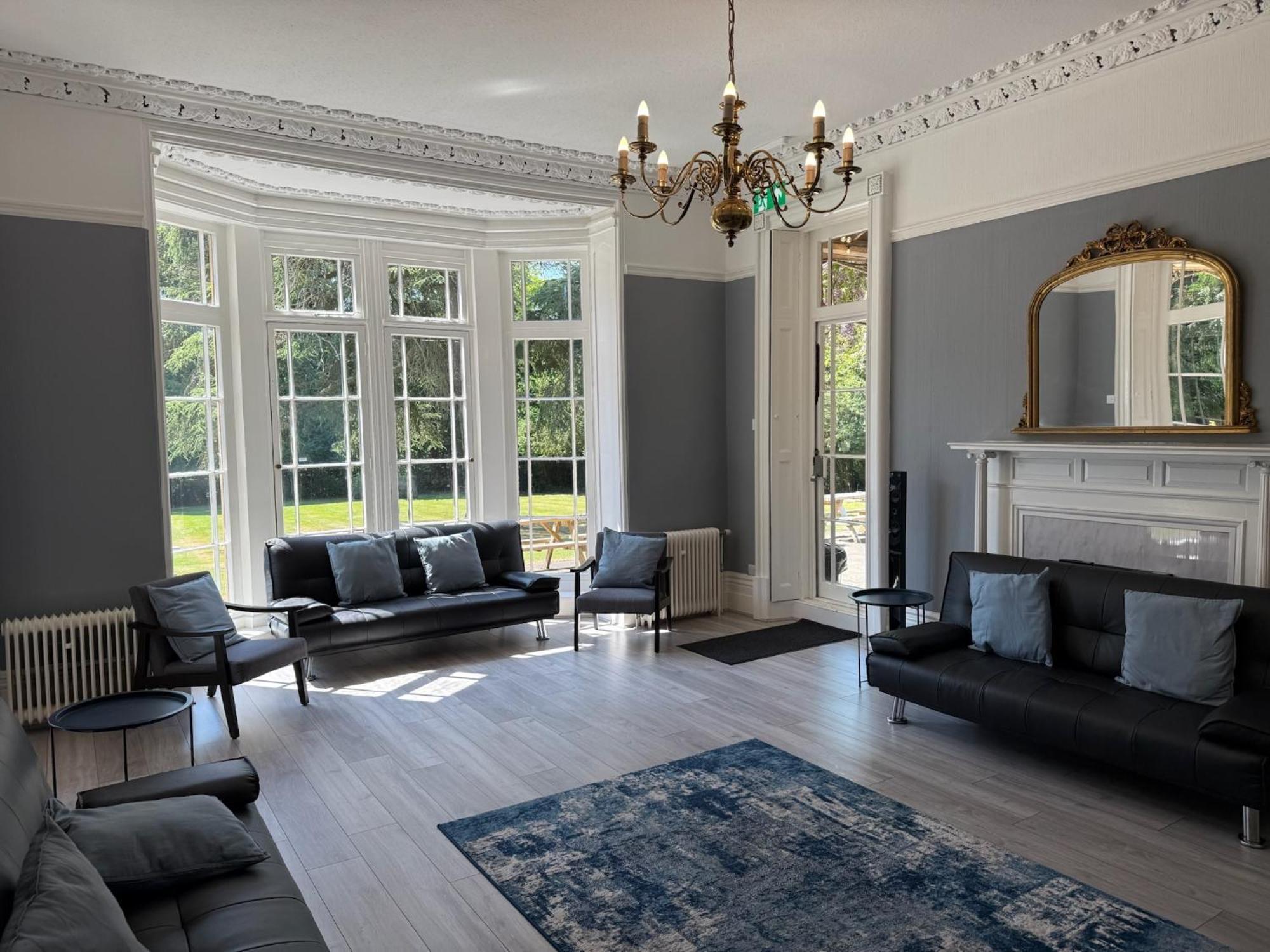 The Beeches - Entire Mansion Villa *